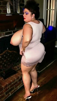 Madura prostituta com peitos de macromastia