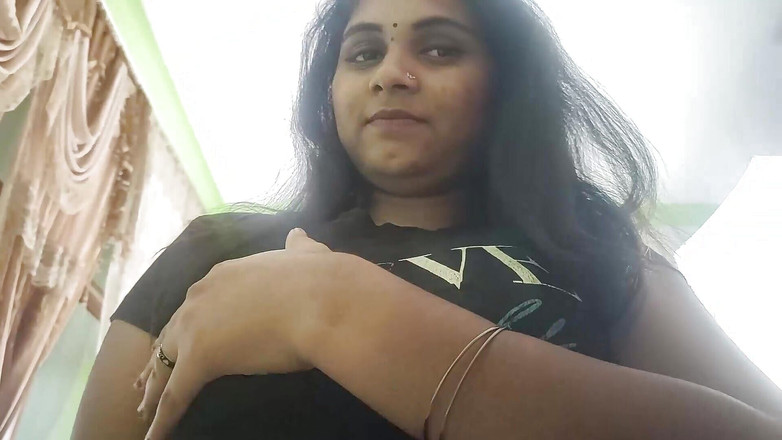 Vaigavarun45: Zadek Polibek Romantika, Mallu Manželka Kraťasy Romantika Polibek na rty