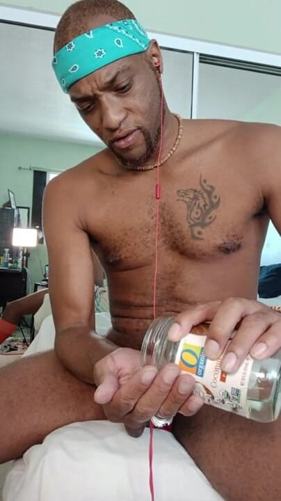 Kennie Jai: Close-up Masturbando e Gozando!
