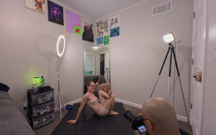 Solid: Moje nová 18letá přítelkyně má sexy malá prsa