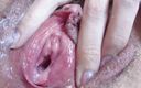 Cute Blonde 666: Extreme close-up van een nat poesje met penetraties na een...