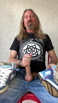 Longhairdude Wanks and Cums with Osiris Trainers, Torn Jeans, Tshirt