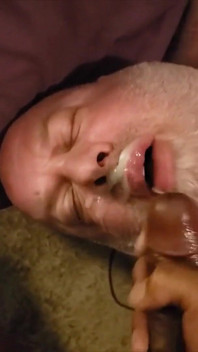 Cum Fountain! BBC Gives Bear Huge Facial and He Jerks off