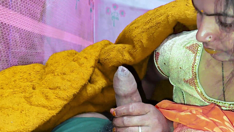 Bangala bhabhi: Desi Bhabhi Hot Masterbuting a Smallow Cum