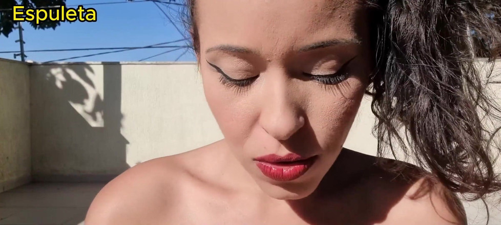 Espuleta Maia: 抽她的乳房