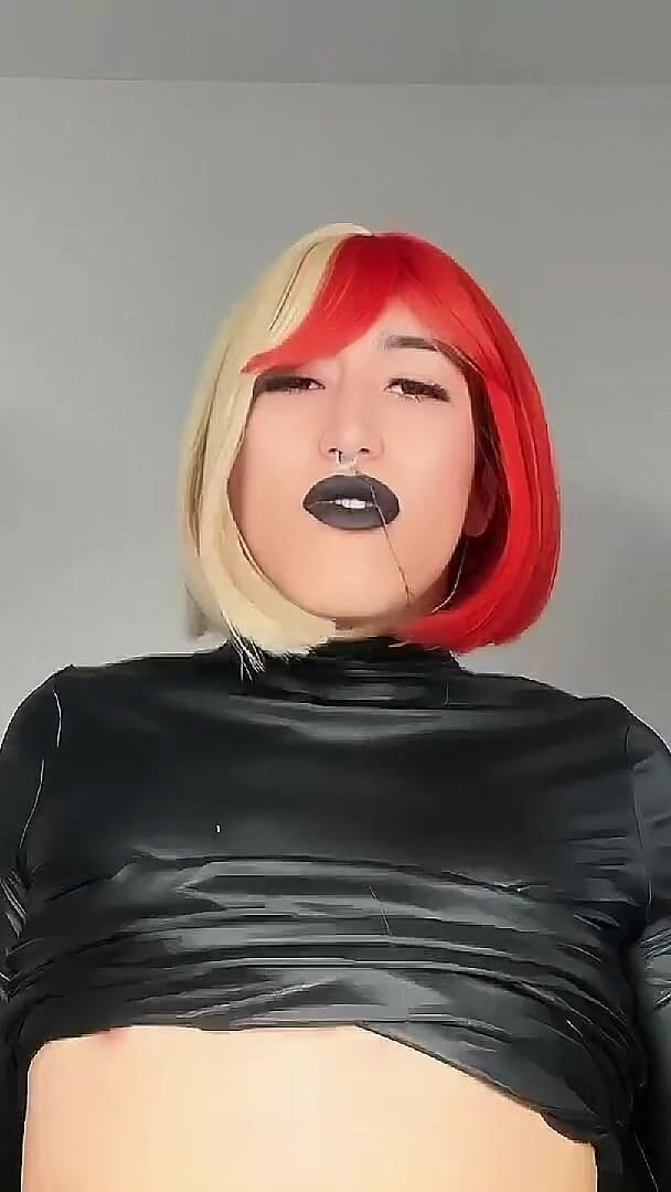 Viper Fierce: La sissy troia parlante sporca primo piano del fumo e...