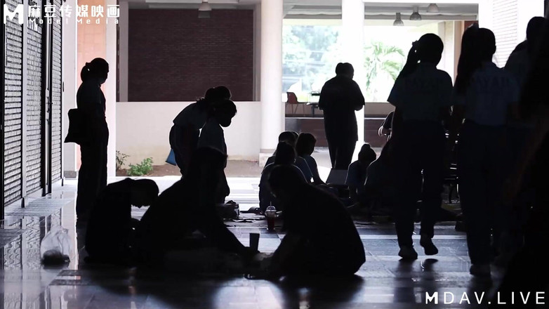 ModelMedia Asia: Md-0229 Я єдиний хлопець у класі