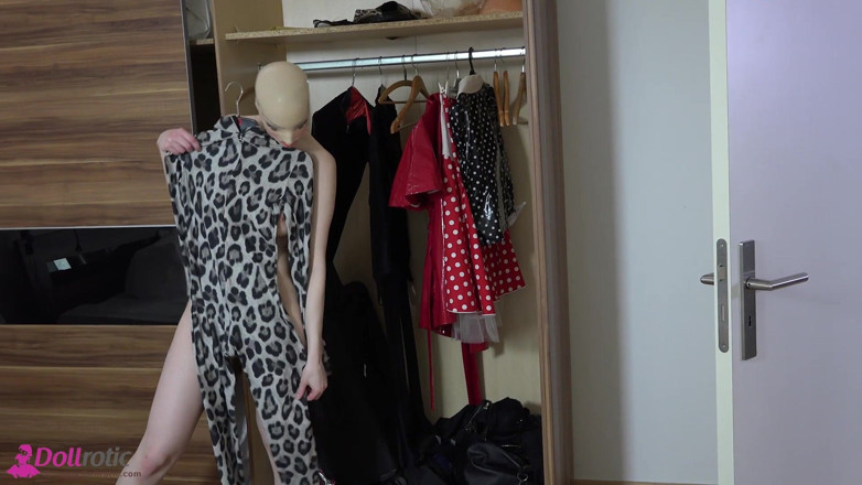 Dollrotic: zentai सूट में रबर डॉल मॉडल