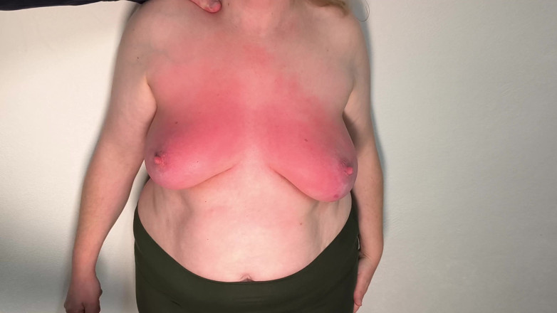 Bouncy Tits Action: Sesiune de țâțe lungi și dureroase pentru ajunul Anului Nou
