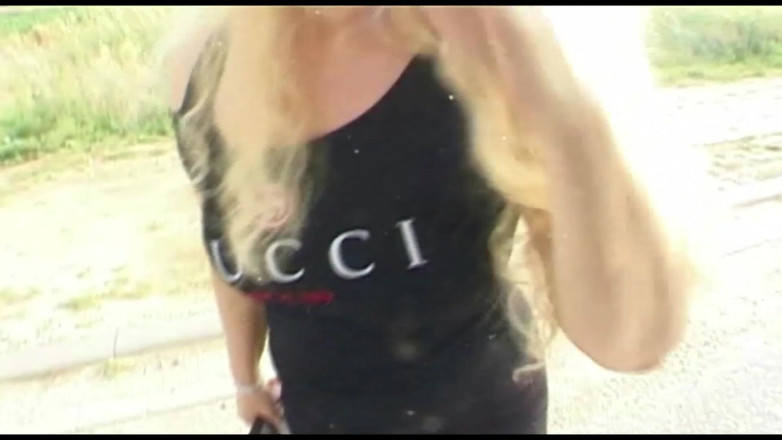 Videos Francaises: フランスのチンポしゃぶり女性が幸運な男を喜ばせる