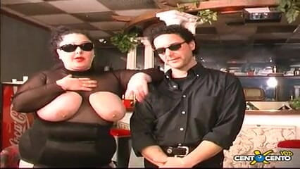 Topaweb: Slaves, sewers unleashed to the utmost perversion. Film not recommended...