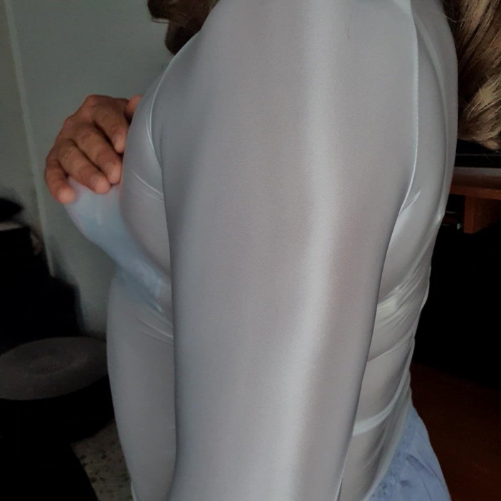 Sexy shinny clothes: Top bianco trasparente e reggiseno a punta vintage