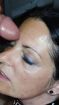 Yaşlı sapıkların lezzetli yaraklarını emmek için en sevdiğim pozisyon