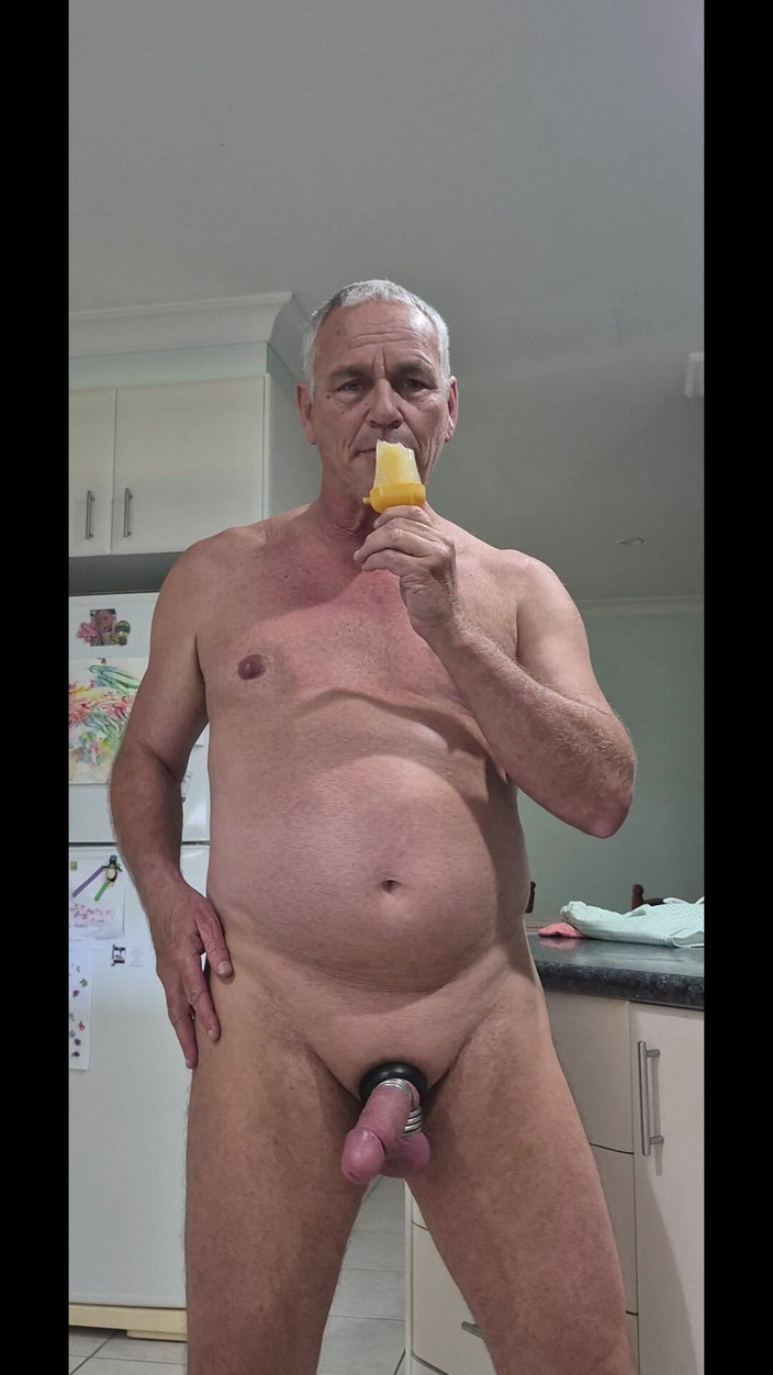 yogiyumyum: Piscio Ghiacciolo