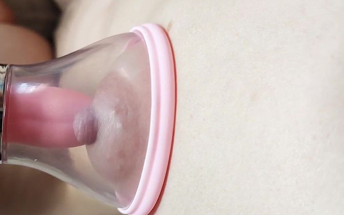 LolaLola: Coli sambil ngocok pentilku saat aku lagi pamer tubuh aduhainya