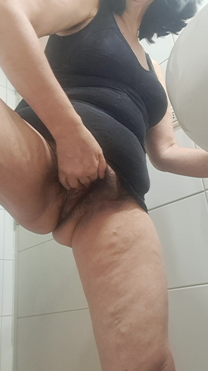 Mommy big hairy pussy: Leg up Touching Deep Mom's Hot Hairy Pussy