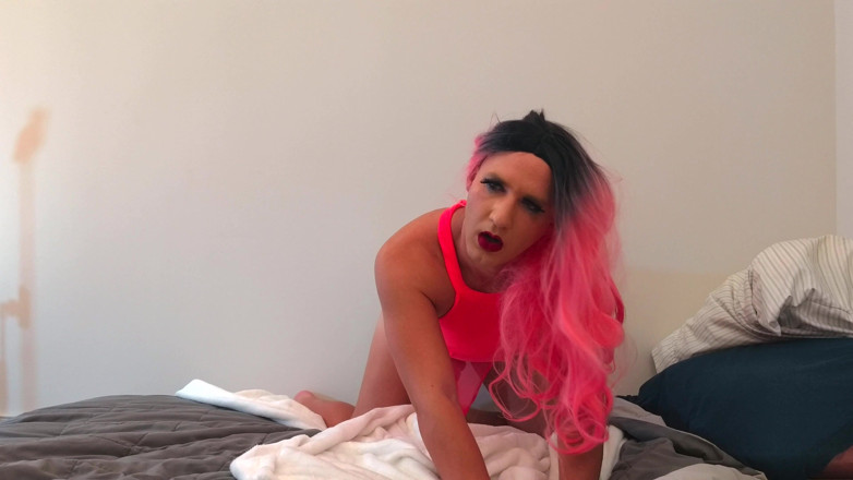 Sissy Bailey Wilde: Supremamente eccitante trans dildo scopata e masturbandosi