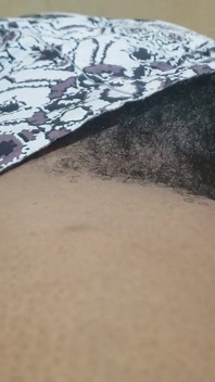 보지 클로즈업으로 모든 사적인 순간을 대담하고 유혹하는 판타지로 바꿉니다.
