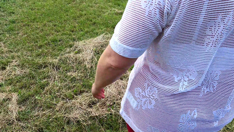 Bouncy Tits Action: Ляскаючи її маленькі цицьки, поки не розхитує великий