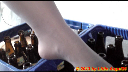 Carmen_Nylonjunge: 板条箱上的尼龙脚