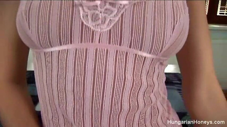 Hungarian Honeys: Strip panas iveta vale
