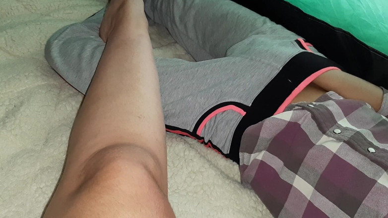 Lesbian-candys: Mnoho ženských orgasmů ve stanu - lesbické bonbičky