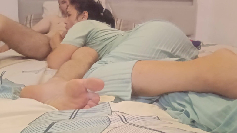 Ionut899: Il Patrigno Mi Scopa Bene in Bocca E Ti Lascia...