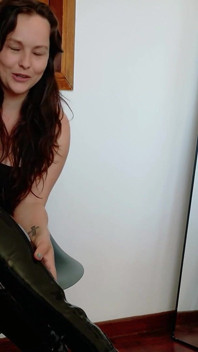 Outift pairing - pleaser laarzen en kleine zwarte jurk