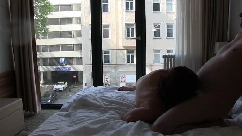 Popp Sylvie: Popp Sylvie в секс-шоу у окна в Мюнхене