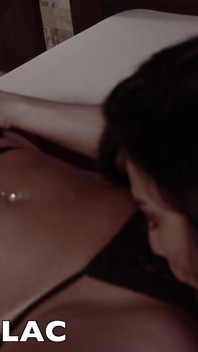 MILF-urile își freacă vaginul până ajung la orgasm