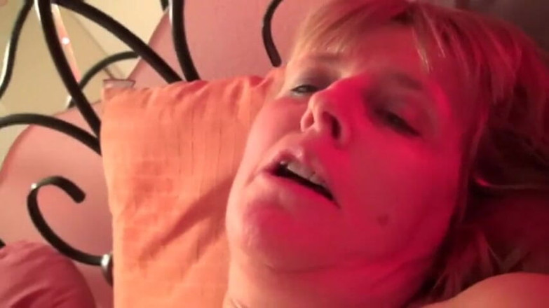 Abby Roberts: หนังเย็ดแบบซูม