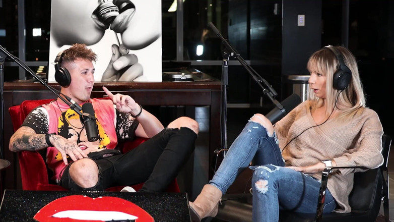 Pillow Talk: Cassaundra Kelly nous rappelle pourquoi elle est la MILF d’à...
