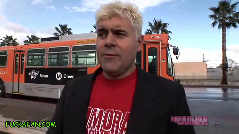 Fuck a Fan: Scopa un fan - John succhia il proprio cazzo con sara...