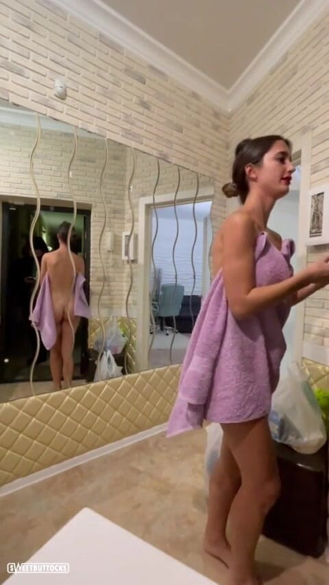 SweetButtocks: İki kurye bana aynı anda paket getirdi