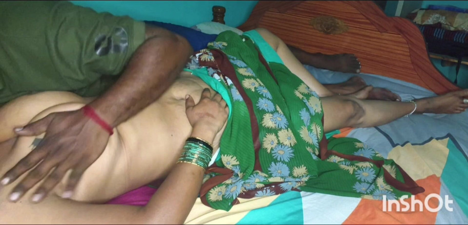 Divya95143: Người vợ Tamil Ấn Độ lãng mạn chồng