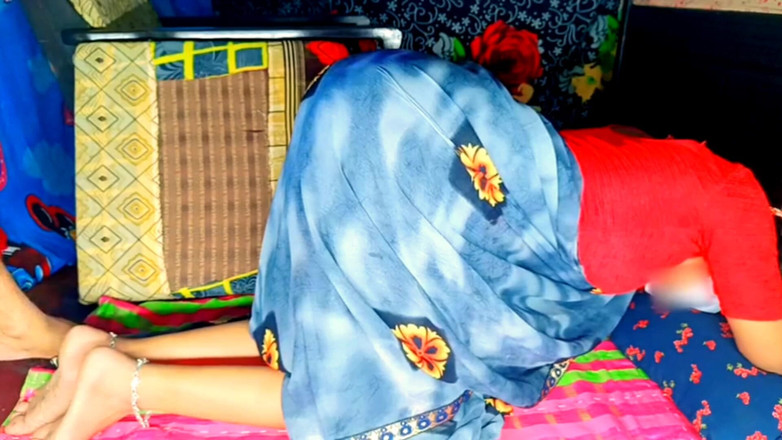 Rakul008: Indická vdaná Neelu Singh 21 let ženy Těsná kundička v ložnici Šukání nevlastního...