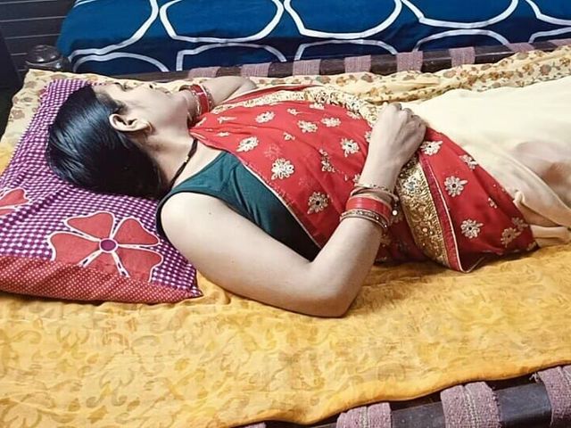 New Indian Bhabhi First Honeymoon Night with His Devar (Hot tanya)
