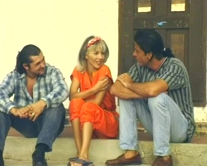 Deutscher hardcore: 娇小的德国熟女在户外性交和颜射