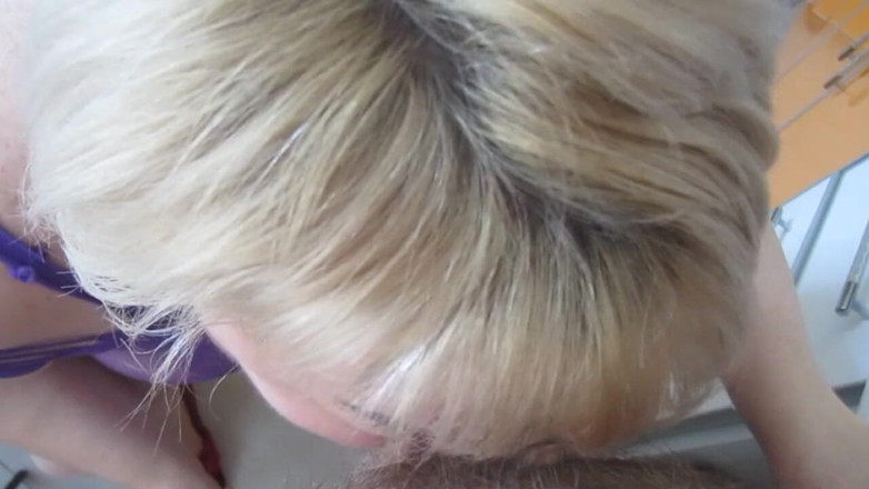 Zona901: Blowjob von einer reifen schwiegermutter und ein schluck sperma