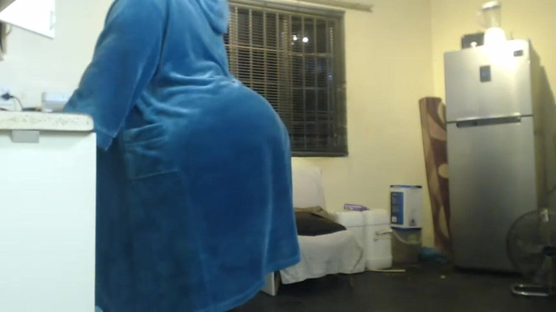 Legendary Booty Overdose: La formosa bbw provoca in giro