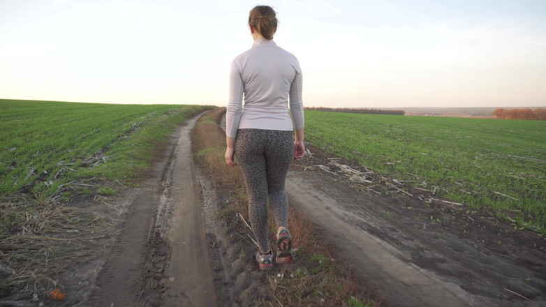 Teasecombo 4K: Kultuj mój chodzący mamuśki tyłek w obcisłych leginsach Leopard