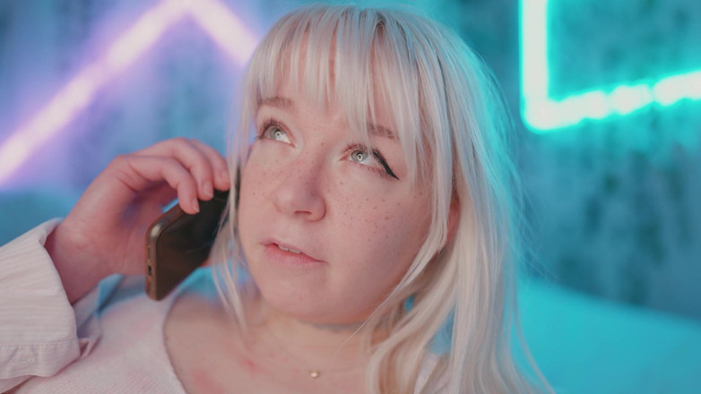 Jolie Lyon: Podvádím přítele s mým malým nevlastním bratrem