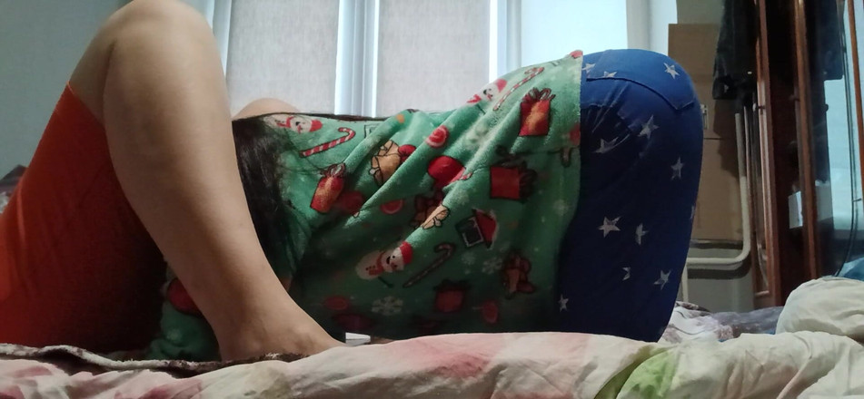 Lesbian-candys: 年上の女性のアソコを嗅いだり舐めたりするのが大好きです