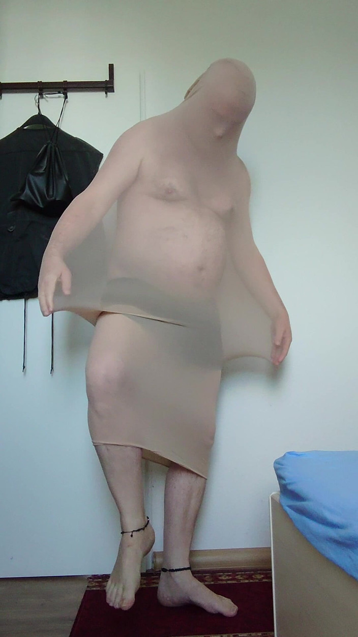 Carmen_Nylonjunge: Carmen Nylonjunge próbuje nylonu dla całego ciała