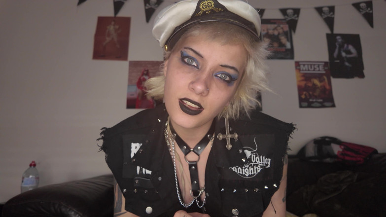 Glitterqueen1999: Goth Ex GF Penectomy