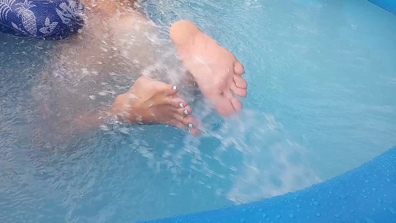 Midsouth Foot Fetish: Mostrando Minha Bunda e Solas