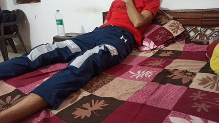 Desi__Panda: Cikgu gay India dengan zakar besar raksasa