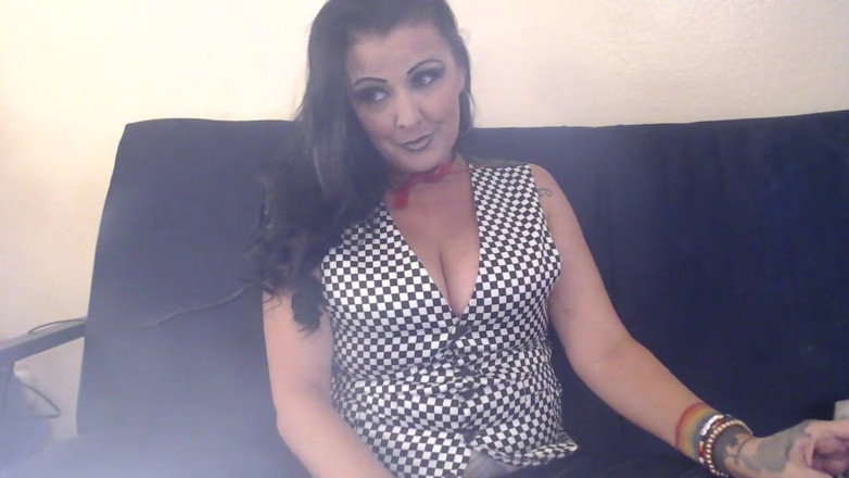 Abby Anna: Fresh smoking goddess cork 100s