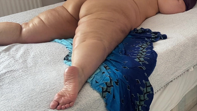 Daddykane: Mrs zina gabon bare kaale land vaale premi ko uski...