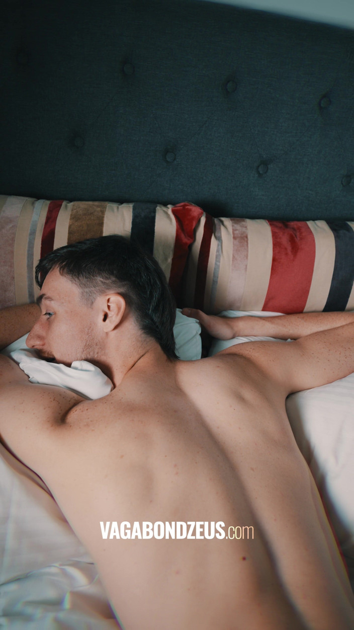 VagabondZeus - Erotic Filmmaker: Британського твінка відтрахав його фотограф